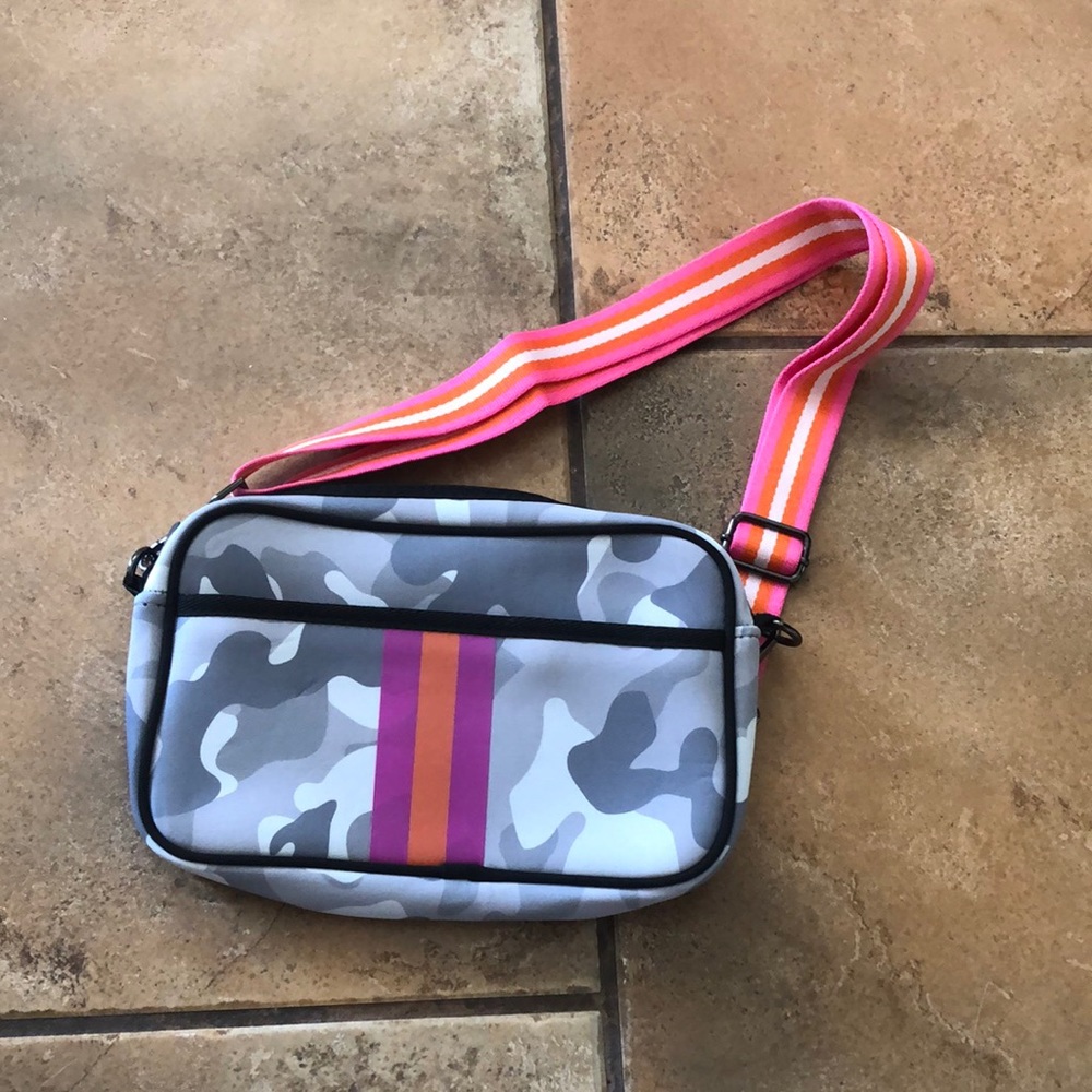 Neoprene crossbody